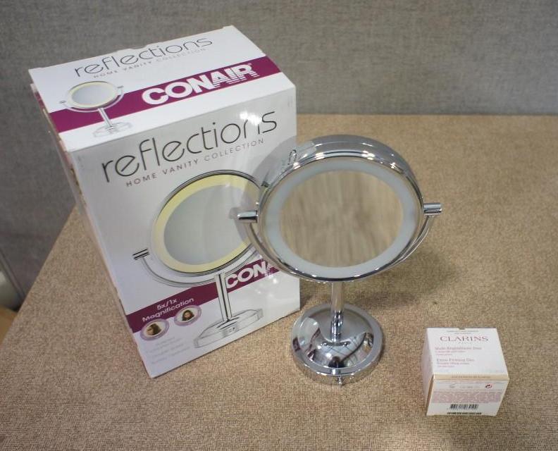 lot 136 image: Conair Reflections 5x  1x Beauty M...