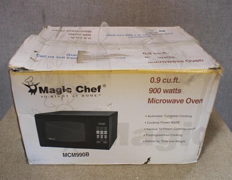 lot 149 image: Magic Chef Microwaveoven. 9 cu. FT...