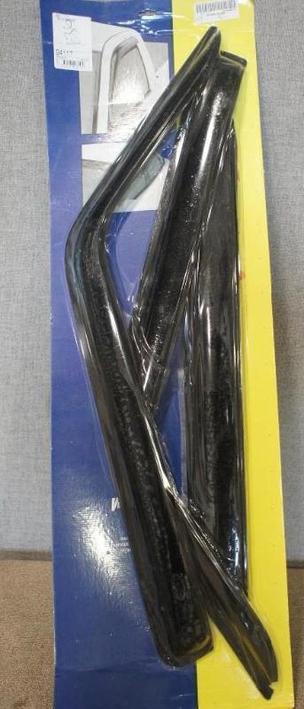 lot 30 image: 2006-2010 Vent Visor Set Jeep Comma...