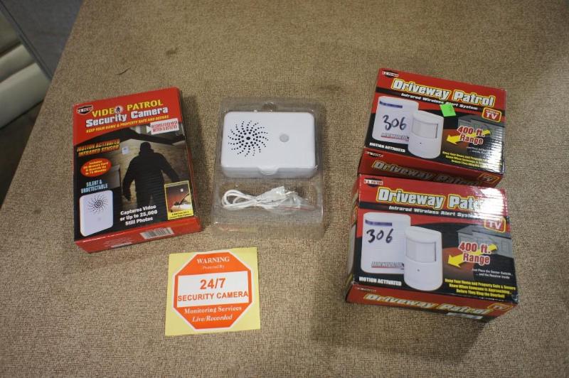 lot 95 image: Lot of (3) Home Security Video Patr...