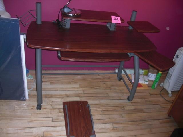 MODERN DESK