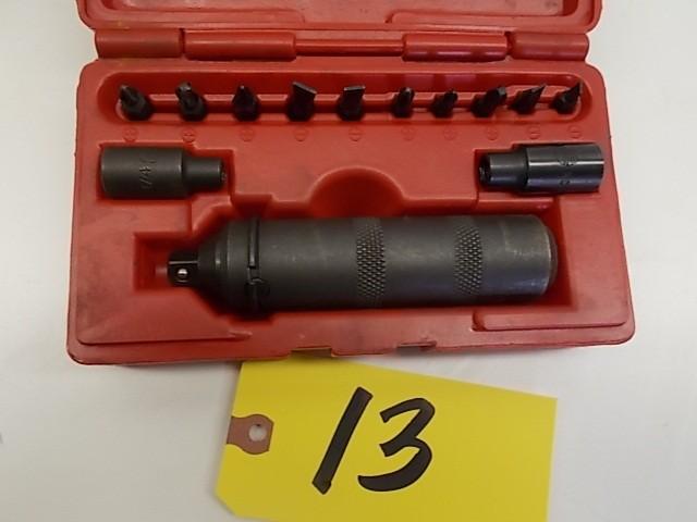 lot 13 image: Mac S1D13B Impact Driver Set...