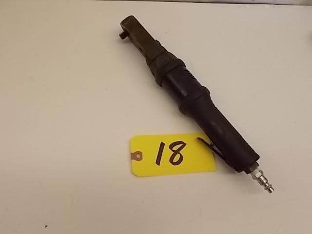 lot 18 image: Mac AR1776 38" Air Ratchet...