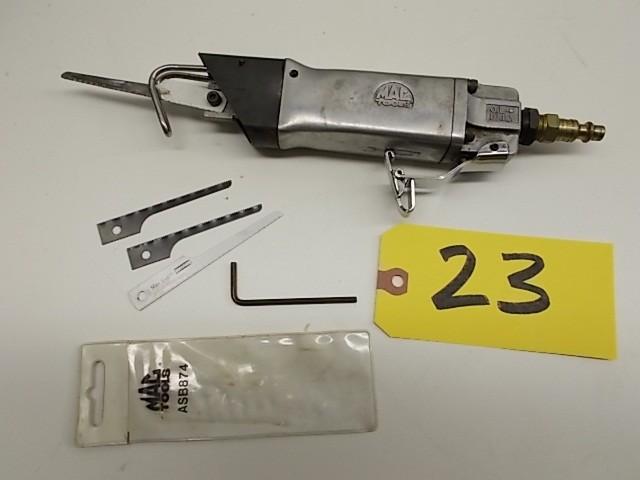 lot 23 image: Mac AS726 Air Saw...