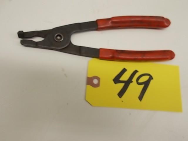 lot 49 image: Mac Pliers...