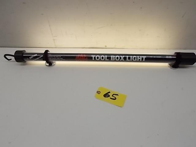 lot 65 image: Mac TLF25000 Tool Box Light...