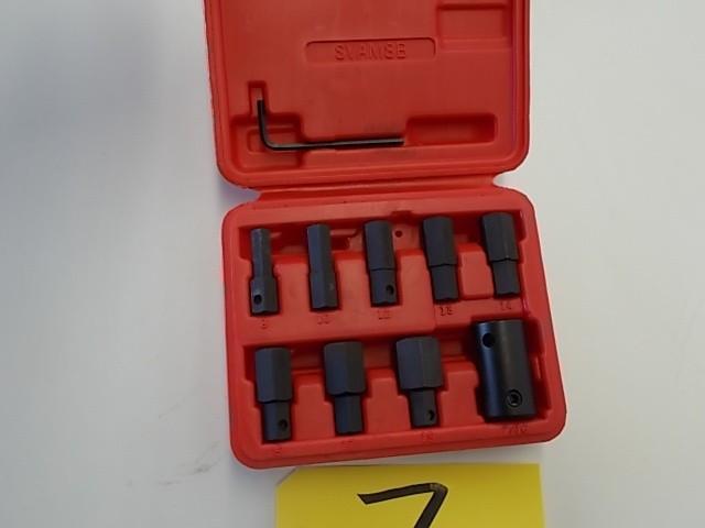 lot 7 image: Mac SVAM8B 12" Drive 8-PC. Me...