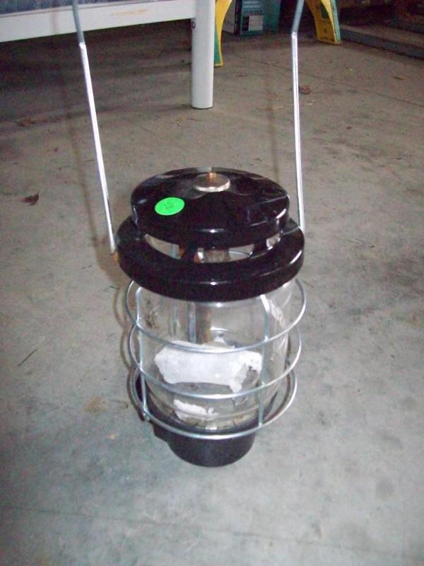 Coleman gas propane lantern -works...
