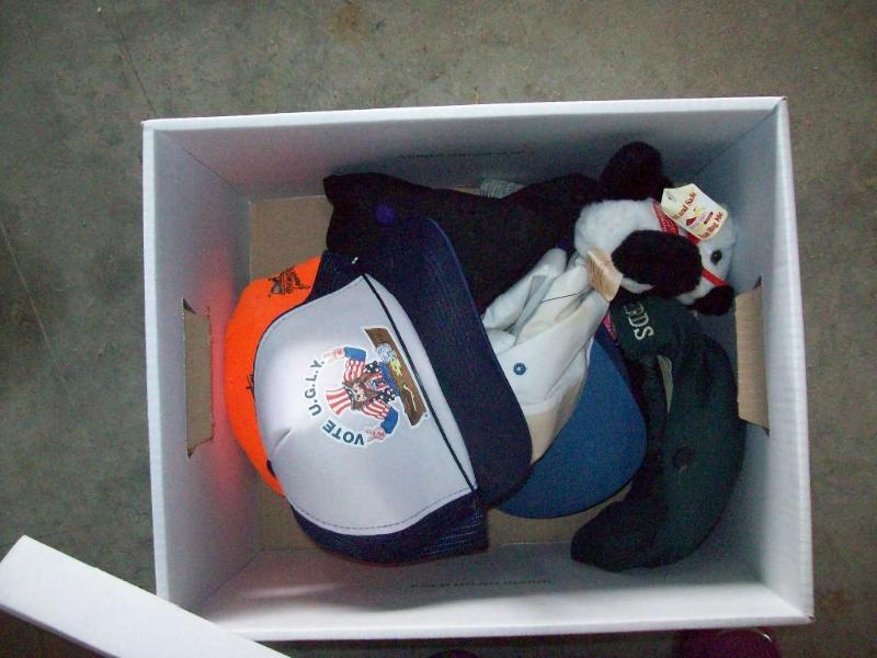 Box of misc&nbspbaseball caps -inc...