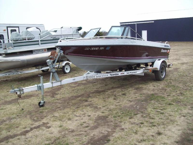 lot 3 image: Boat Year 1985 Make Forester Moto...