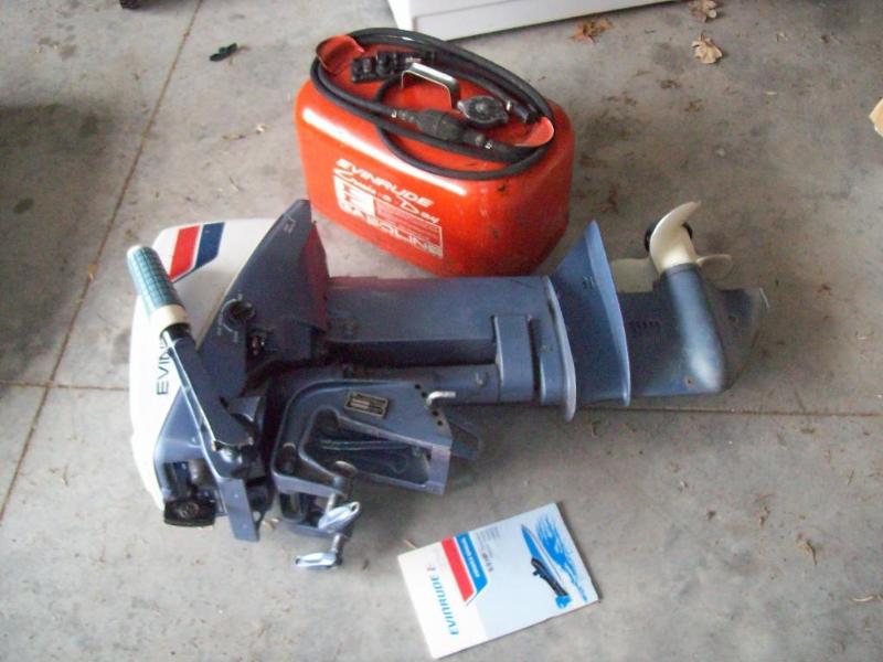 lot 8 image: 1974 Evinrude motor -9.9 hp -comes ...
