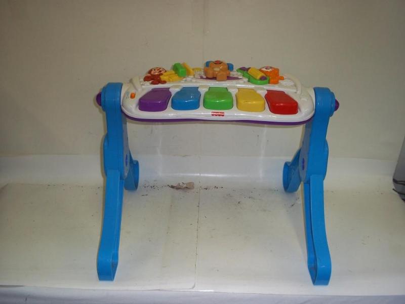 Childs Fisher Price Piano   Tested...
