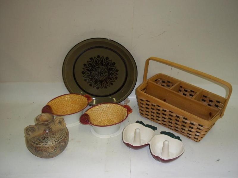 Miscellaneous Serving Dishes with B...