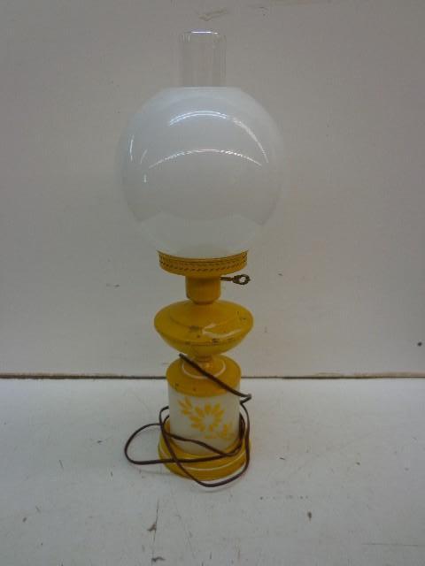 lot 103 image: Vintage Globe Style Lamp  Tested an...