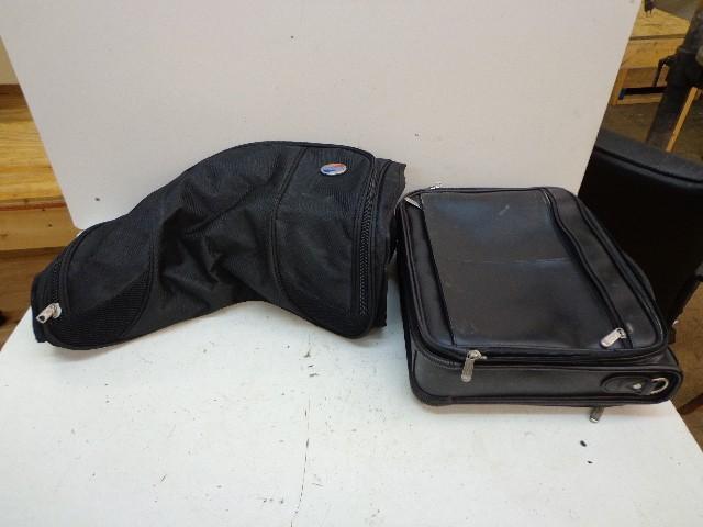 lot 109 image: American Tourist Shirt Holder and T...