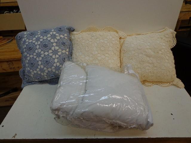lot 111 image: Assorted Throw Pillows...