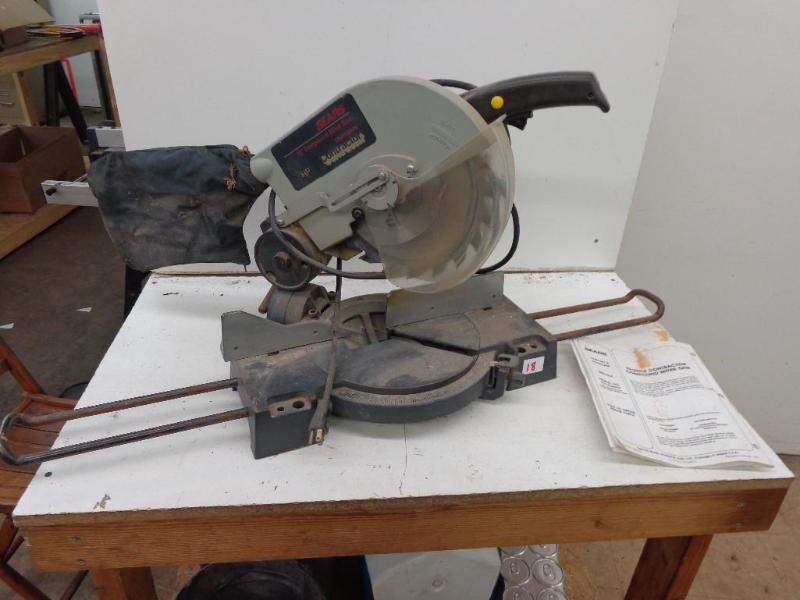lot 18 image: Sears 10" Compound Miter Saw C...