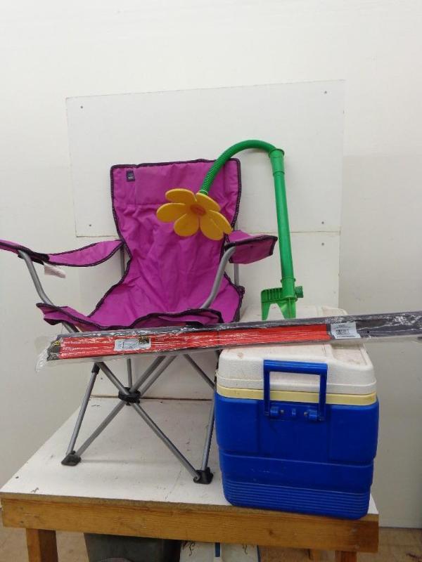 lot 21 image: Igloo Legend 54 Ice Chest (Cooler) ...