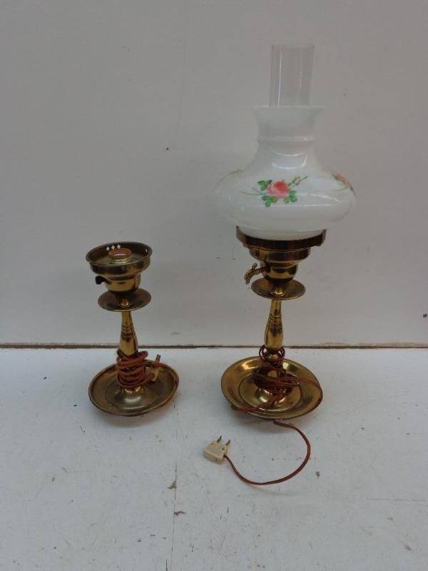 lot 93 image: Pair of Vintage Styled Lamps  Teste...