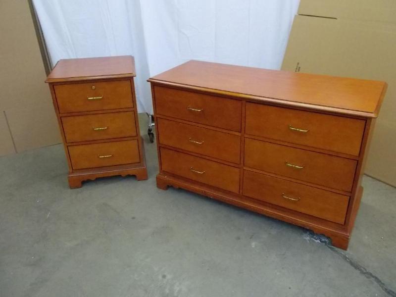lot 12 image: Dresser and nightstand by Kimball.&...