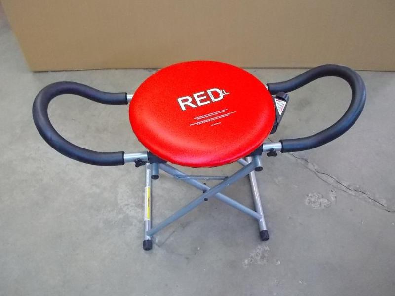 lot 8 image: Red Fitness XL AB  twister.&nb...