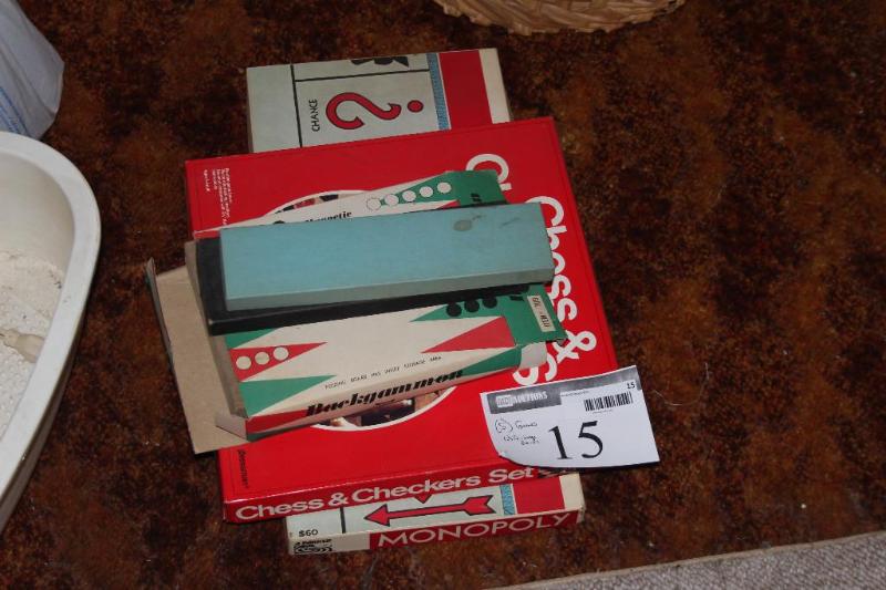 lot 15 image: Lot of (5) Games, (2) Cribbage Boar...