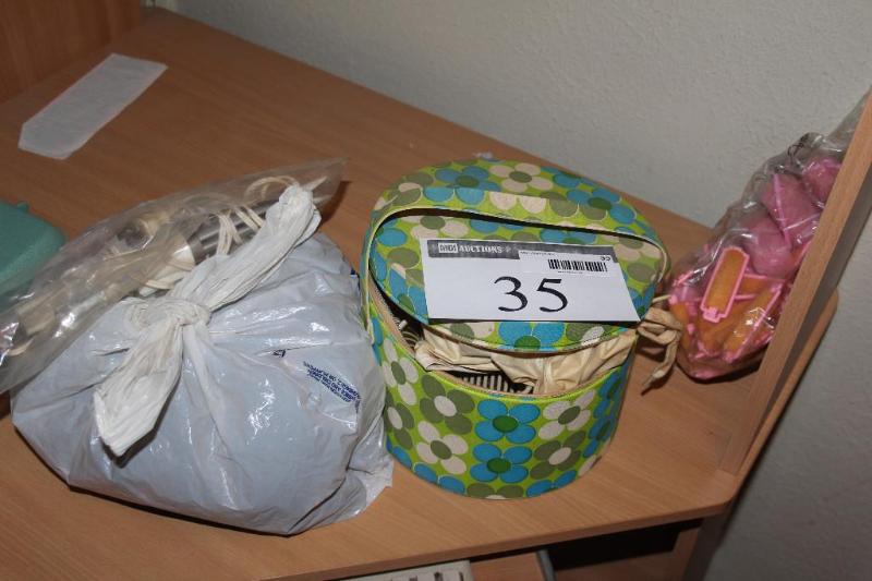 lot 35 image: Lot of Various Hair Curling Product...