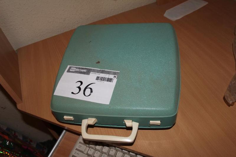 lot 36 image: Vintage, Carrying, Typewriter, Smit...