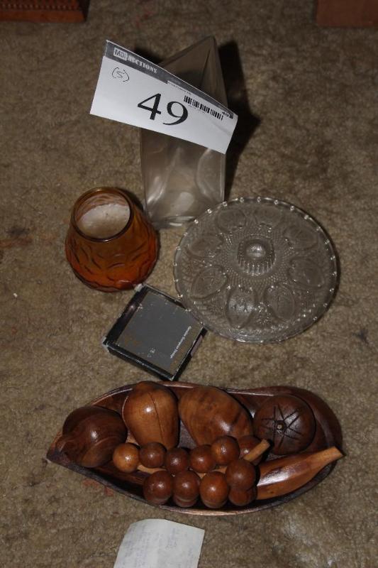 lot 49 image: Lot of (5) Items (1) De Luxe Paper...