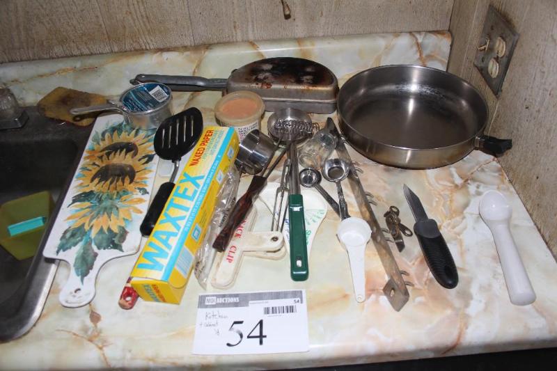 lot 54 image: Miscellaneous Lot of Knives, Vario...