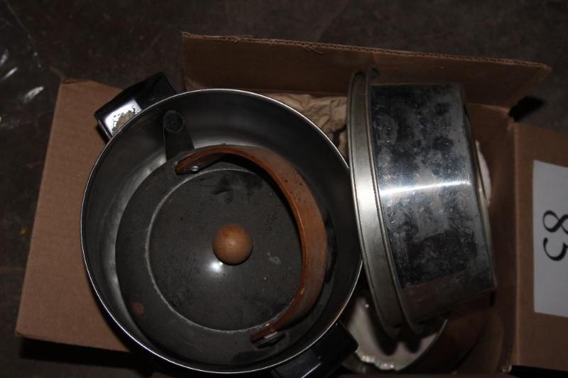 lot 85 image: Lot of Various Items (1) Toaster, ...