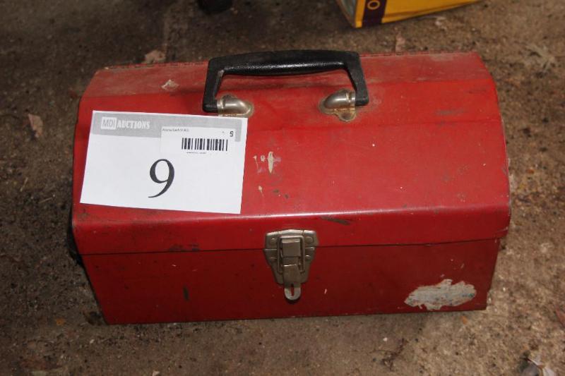 lot 9 image: Metal, Toolbox, with tray insert, V...
