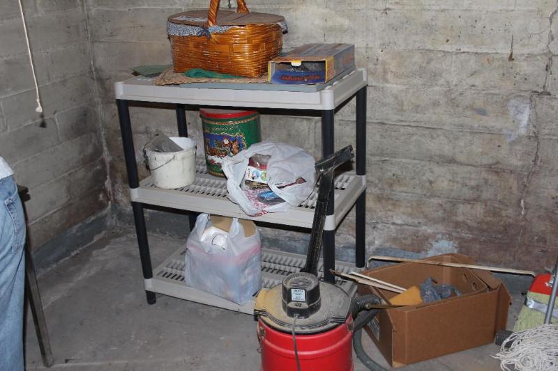 lot 92 image: Plastic Shelf Lot, 35" L x 18&...
