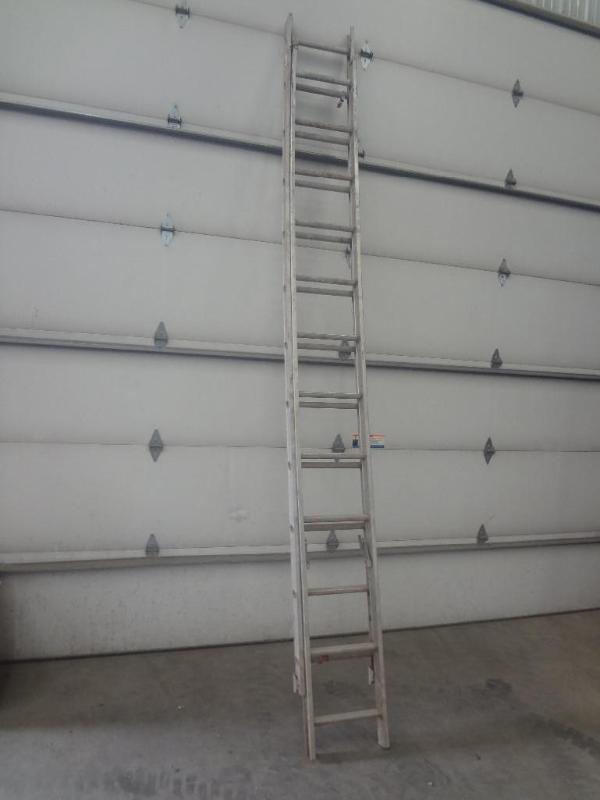 lot 136 image: 24ft Aluminum Extension Ladder...