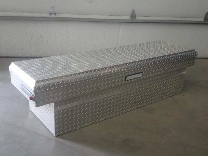 lot 40 image: Weathergaurd Full-Sized Aluminum Di...
