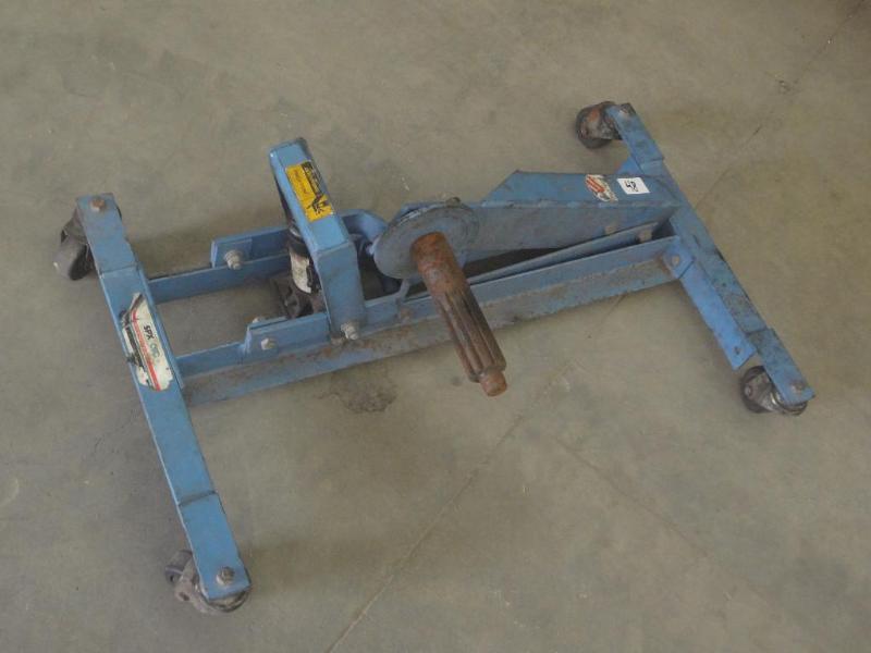 lot 48 image: SPX Heavy Duty Clutch Jack...