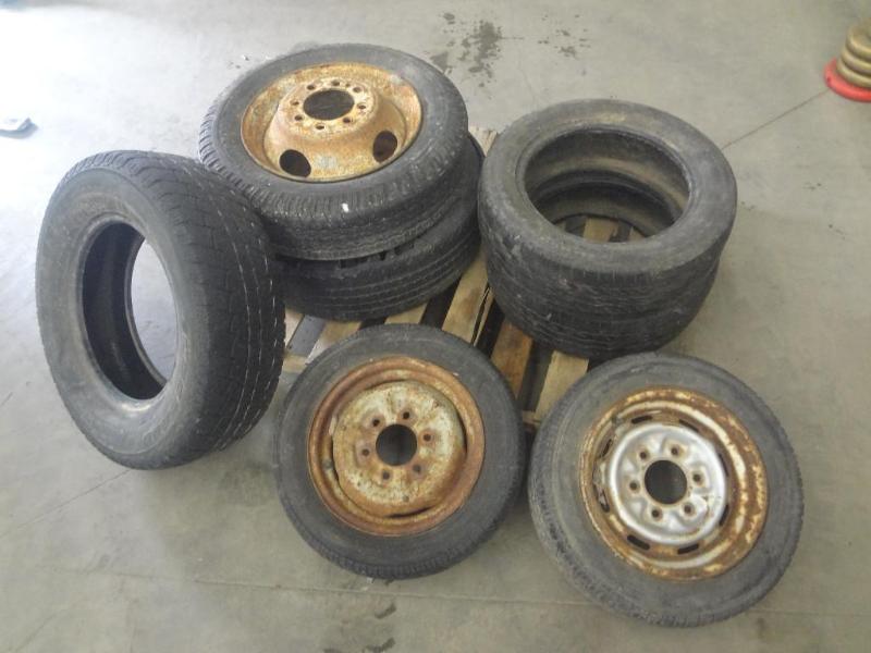 lot 55 image: Pallet Of (7) Tires & Rims (2)...
