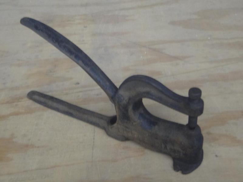 lot 76 image: Little Giant Industrial Punch Tool...