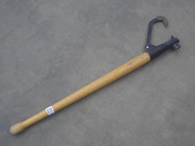 lot 81 image: Log Picker Tool...