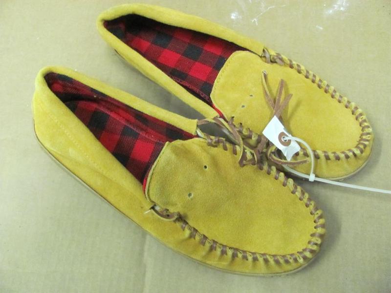 NEW GUIDE GEAR Trapper Moccasins. S...