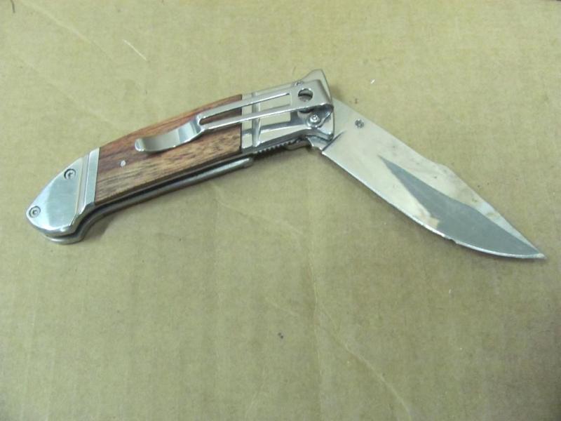 This SOG Elite Fielder Folding Knif...