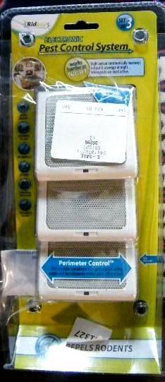lot 22 image: Three Piece Electronic Pest Control...