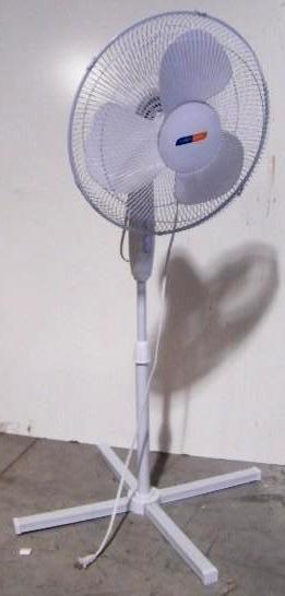 lot 225 image: Adjustable Height&nbspStand Fan - ...