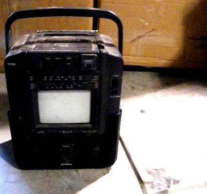 lot 238 image: Yorx&nbspPortable TVRadioCassett...