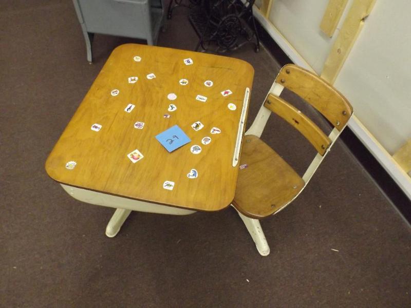 Vintage desk, Can you tell that thi...