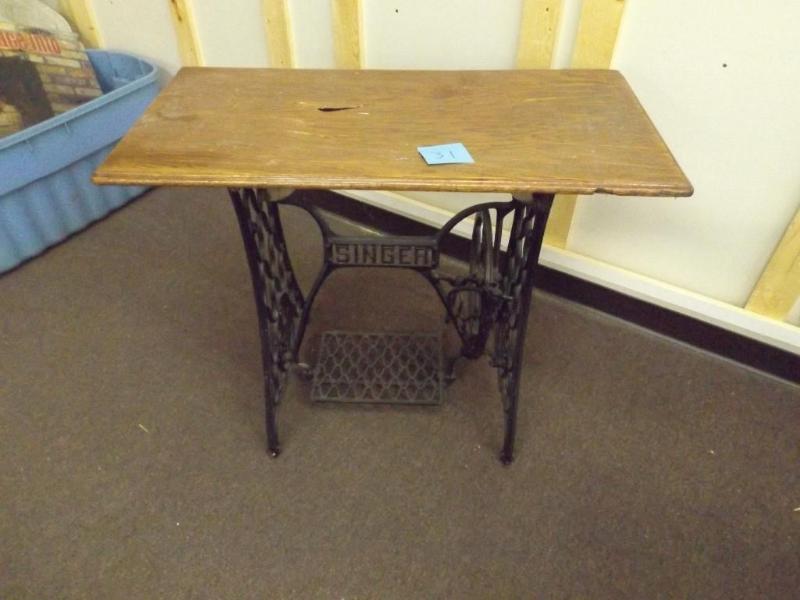 Singer Wrought Iron sewing machine ...