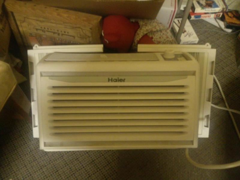 Haier 5000 BTU Window Air Contioner...