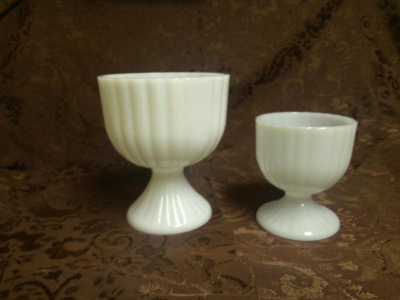 Set of 2 Vintage Milk Glass BowlsV...