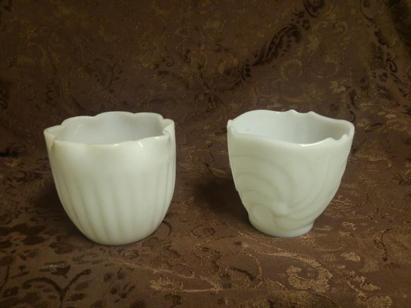 Set of 2 Vintage Milk Glass BowlsV...
