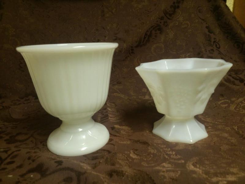 Set of 2 Vintage Milk Glass BowlsV...